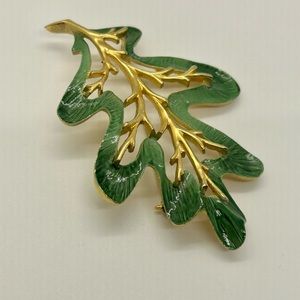 Vintage Sarah Coventry Leaf Brooch